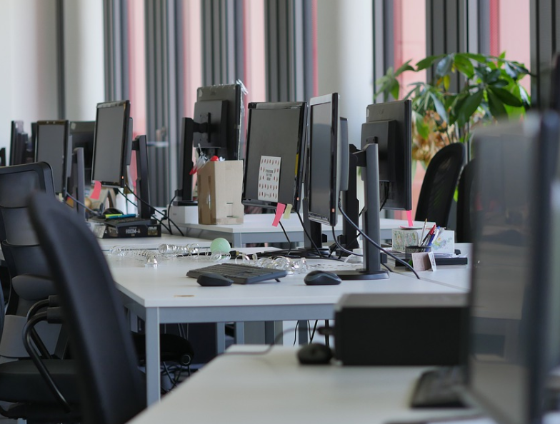 Jak czystość w biurze poprawia produktywność?